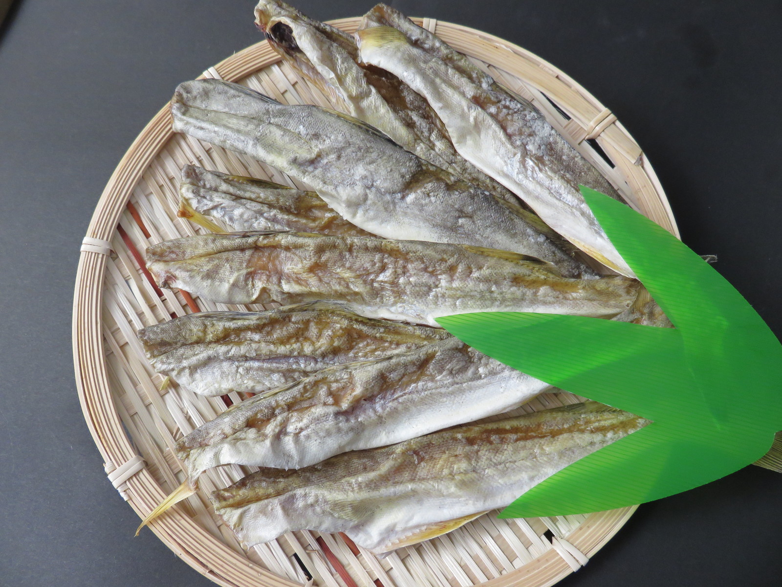 楽天市場 北海道産 干し氷下魚 こまい かんかい 天然自然食品 コマイ 送料無料 酒の肴 おつまみ 酒のさかな 海産物問屋焼津日宏