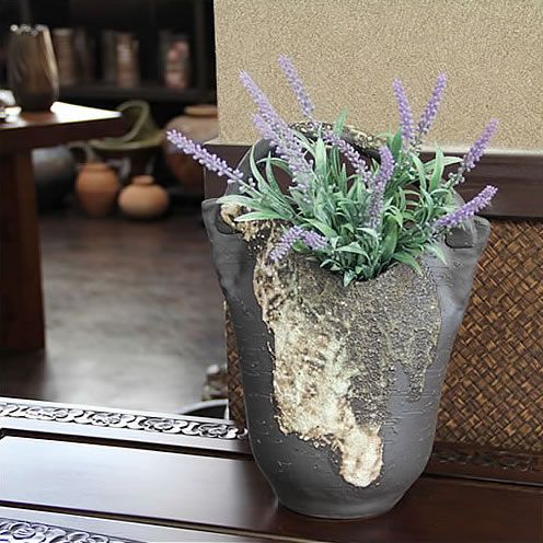 温もりの土味手作り花器 ツボ：花器 | TSUBO | Sghr ARCHIVE online shop