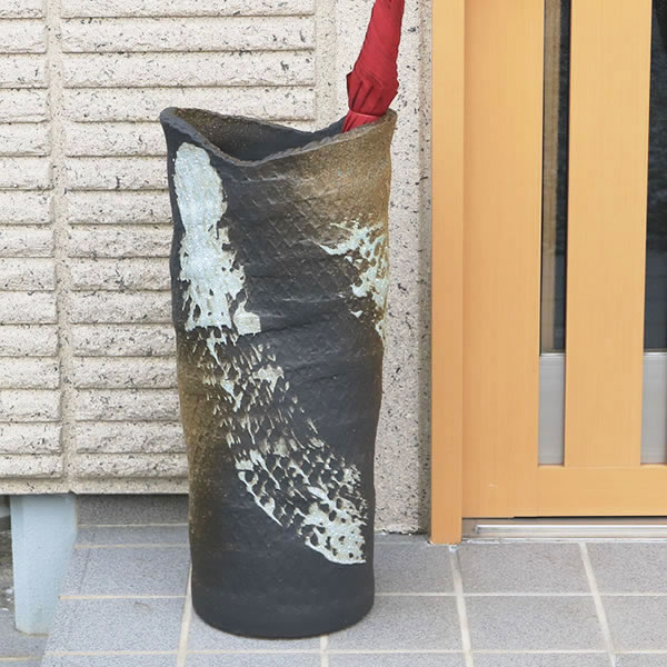 傘立て 瀬戸もの傘立て 信楽焼かさたて 和風傘立て 傘入れ 壷 しがらき カサタテ やきもの傘立て かさたて瀬戸もの 部屋の入り口 花器 花立て 荒土傘立て kt-0060