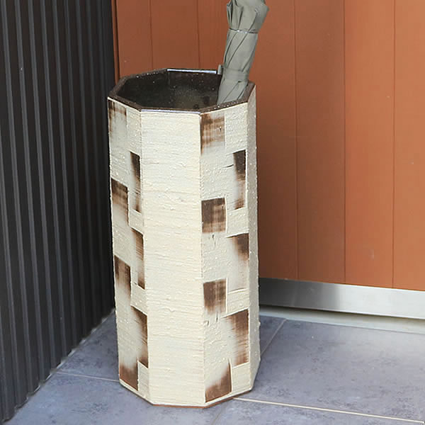 【ポイント5倍】傘立て 陶器傘立て 信楽焼かさたて 和風傘立て 傘入れ 壷 しがらき カサタテ やきもの傘立て かさたて陶器 玄関 花器 花瓶 かさたて 八角傘立て kt-0209
