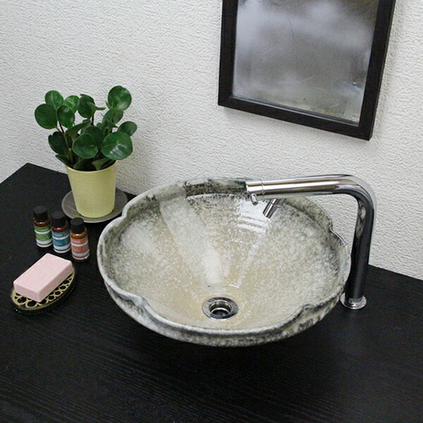 【今だけ10%OFFクーポン配布中】信楽焼 花型(小型)手洗い鉢 飽きのこない洗面鉢 お洒落な洗面器 手洗器 手洗鉢 洗面ボール 洗面シンク 陶器 洗面台 手洗い鉢 洗面ボール 洗面陶器 やきもの 和風 tr-2129