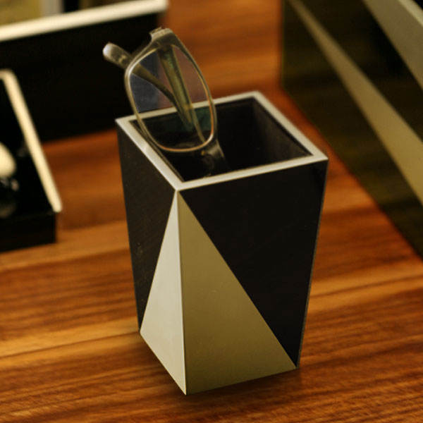 楽天市場】【宮内庁御用達 漆器 山田平安堂】ペン立 白檀 : 漆器 山田