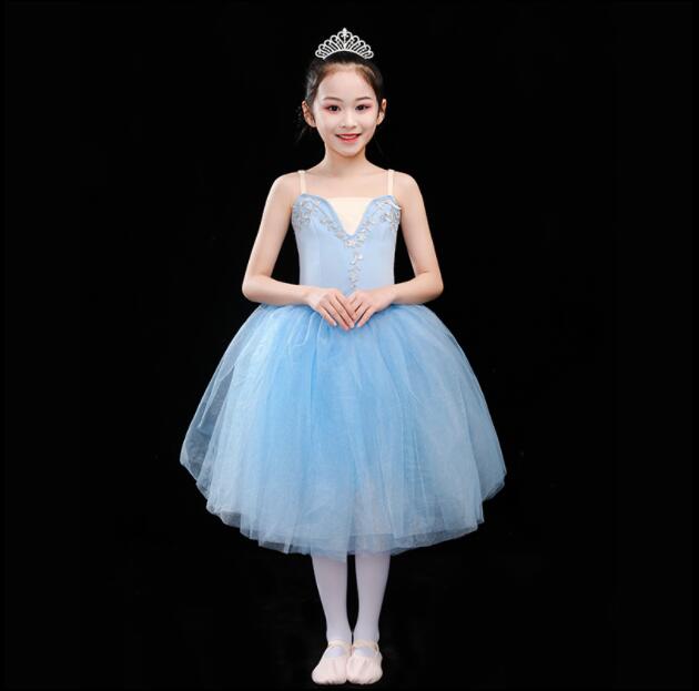 子供ダンス衣装キッズ子供発表会女の子チュールワンピーススパンコールダンス衣装女の子ワンピースチュールスカート男の子スーツ4点セットシャツベストサスペンダーズボン蝶ネクタイ幼稚園小学生中学生発表会合唱ステージ衣装舞台演出服100-170cm