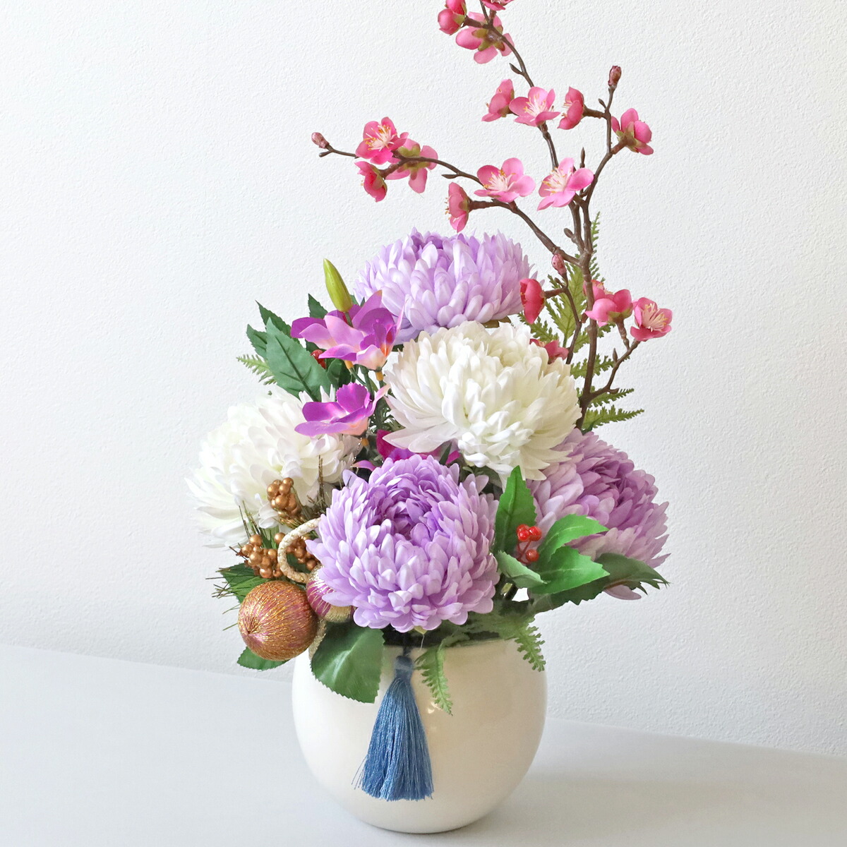 楽天市場】造花 ビタミンカラーのラナンキュラスのかごアレンジ シルク