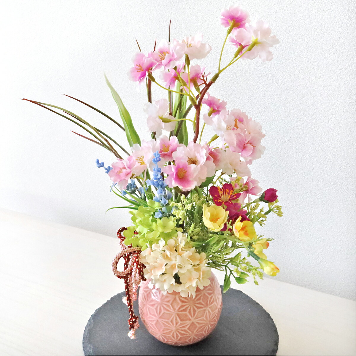 楽天市場】造花 桃や水仙の春爛漫アレンジ シルクフラワー もも モモ