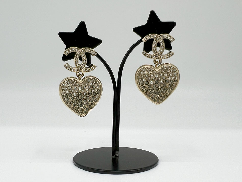 楽天市場】シャネル CHANEL C25P 両耳用 ココマーク ストーン ハート 楽天市場】シャネル CHANEL C25P 両耳用 ココマーク ストーン ハート