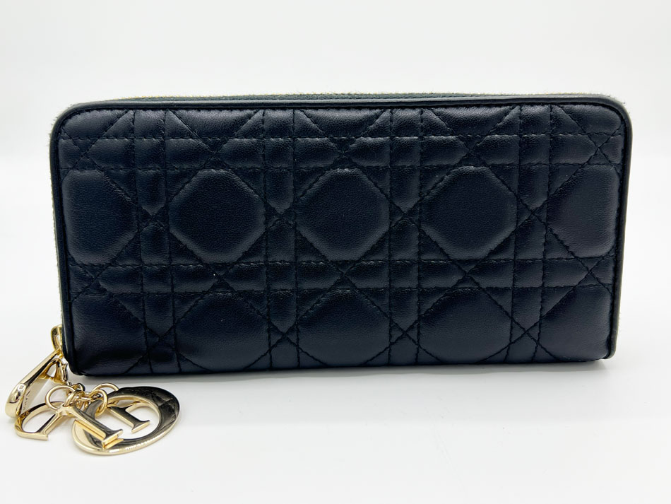 Christian Dior クリスチャン クリスチャンディオール レディディオール ヴォワヤジュール ラウンドジッパー紙入れ 子ヒツジ人はだ 黒いこと 引きつける S0007ONMJ 美品【中古】