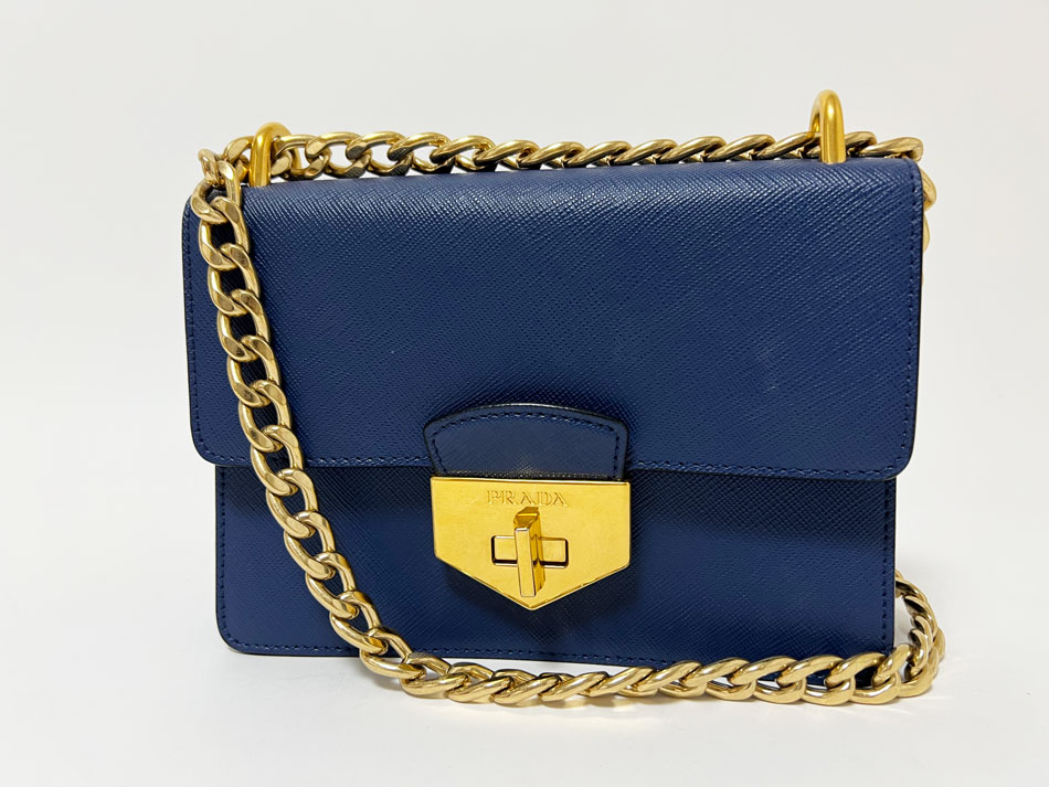 楽天市場】PRADA （プラダ） ｻﾌｨｱｰﾉ ﾁｪｰﾝｼｮﾙﾀﾞｰﾊﾞｯｸﾞ バッグ