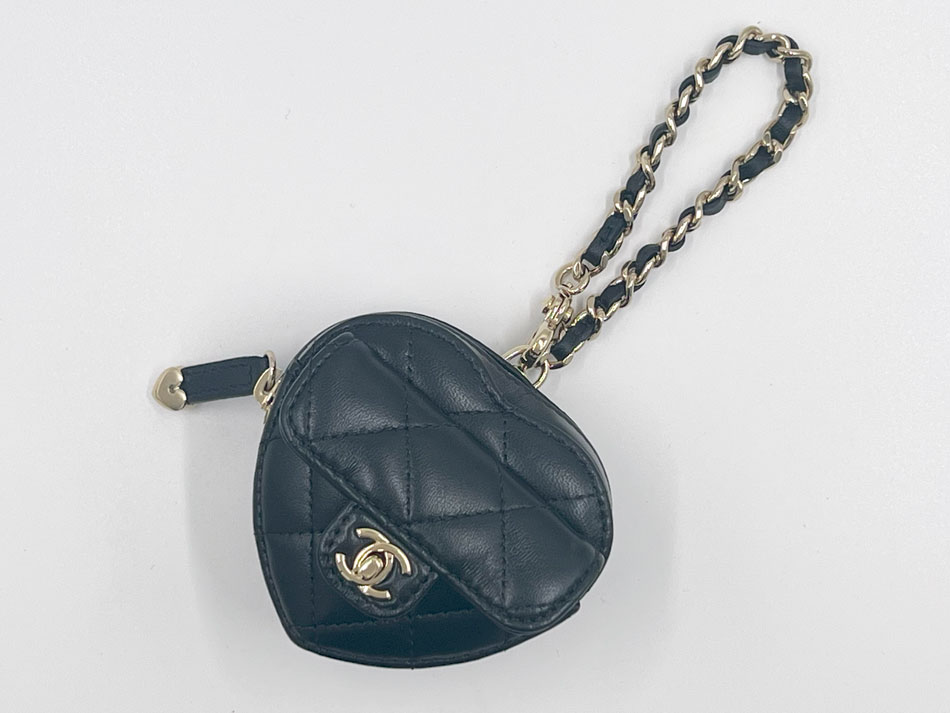 CHANEL シャネル ミニ ハート型 御徒面子 引きつける 容れもの 子ヒツジひと肌 マトラッセ 黒いこと 三鞭酒ゴールド AP4838  超美品【中古】