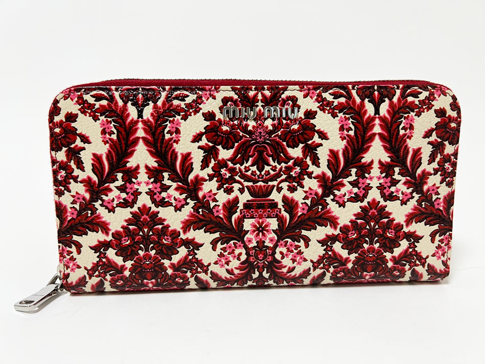 miu miu ミュウミュウ ファスナー 長財布 マトラッセ PVCレザー レッド フラワー 美品【中古】