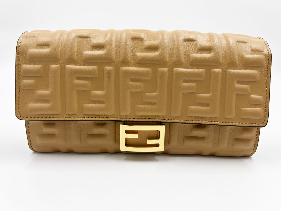 FENDI フェンディ CONTINENTAL WALLET バゲット コンチネンタル ウォレット なめし革 ベージュ 2つ折り 長紙入れ 8M0251 美品【中古】