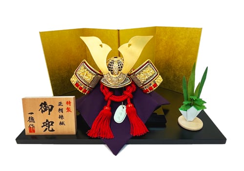 5号兜 大和兜 赤糸縅 金彩屏風飾りつけ\u003cBR\u003eパウダーコンパクト兜 五月あやつり人形 兜飾りつけ 兜 かぶと 端午の節句 こどもの日 初節句 祝賀会 差し上げ物 差し上げ物 パウダーコンパクト こだわりの兜 子守り 魔除け 記号 日本言い慣わし 日本差し上げ物 日本教養
