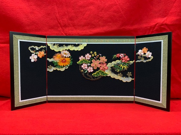 屏風　15号天龍　花丸　刺繍 屏風　雛人形　雛道具　桃の節句　小道具　ひな祭り　海外へのお土産　初節句　お祝い　お雛様　日本伝統　日本文化　和風インテリア　インテリア　日本土産　買い替え　和モダン