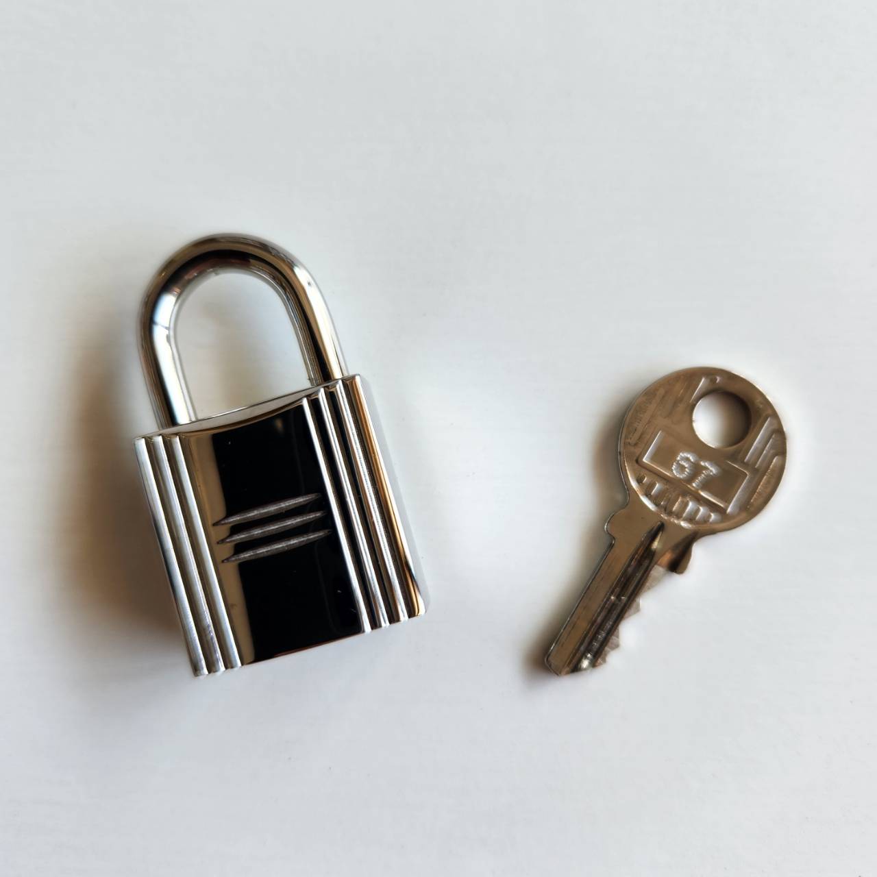 N2196 エルメス カデナ キー クロシェット セット 南京錠 5622.jpg