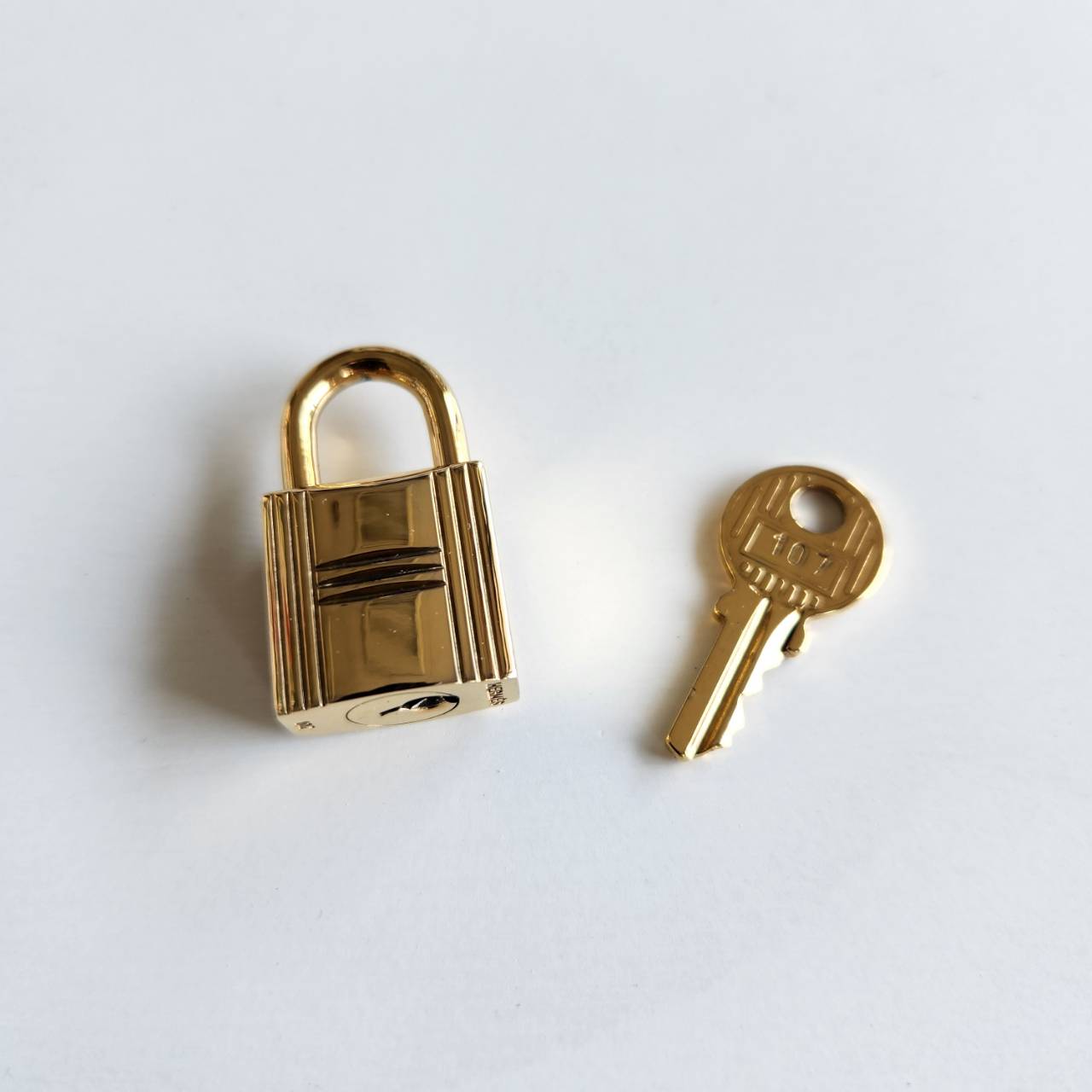 美品 HERMES エルメス カデナ 鍵2本付き HERMES 【良品】エルメス カデナ 鍵2個 55番 南京錠 バーキン