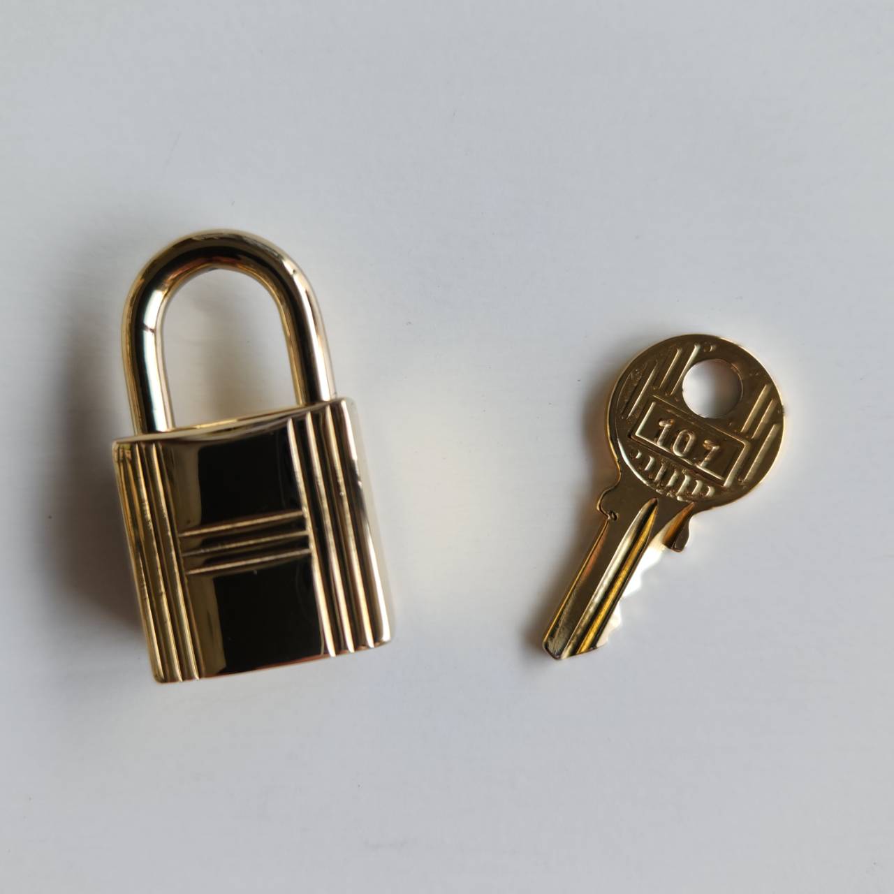 楽天市場】エルメス HERMES カデナ キー 1セット GD金具 ゴールド金具