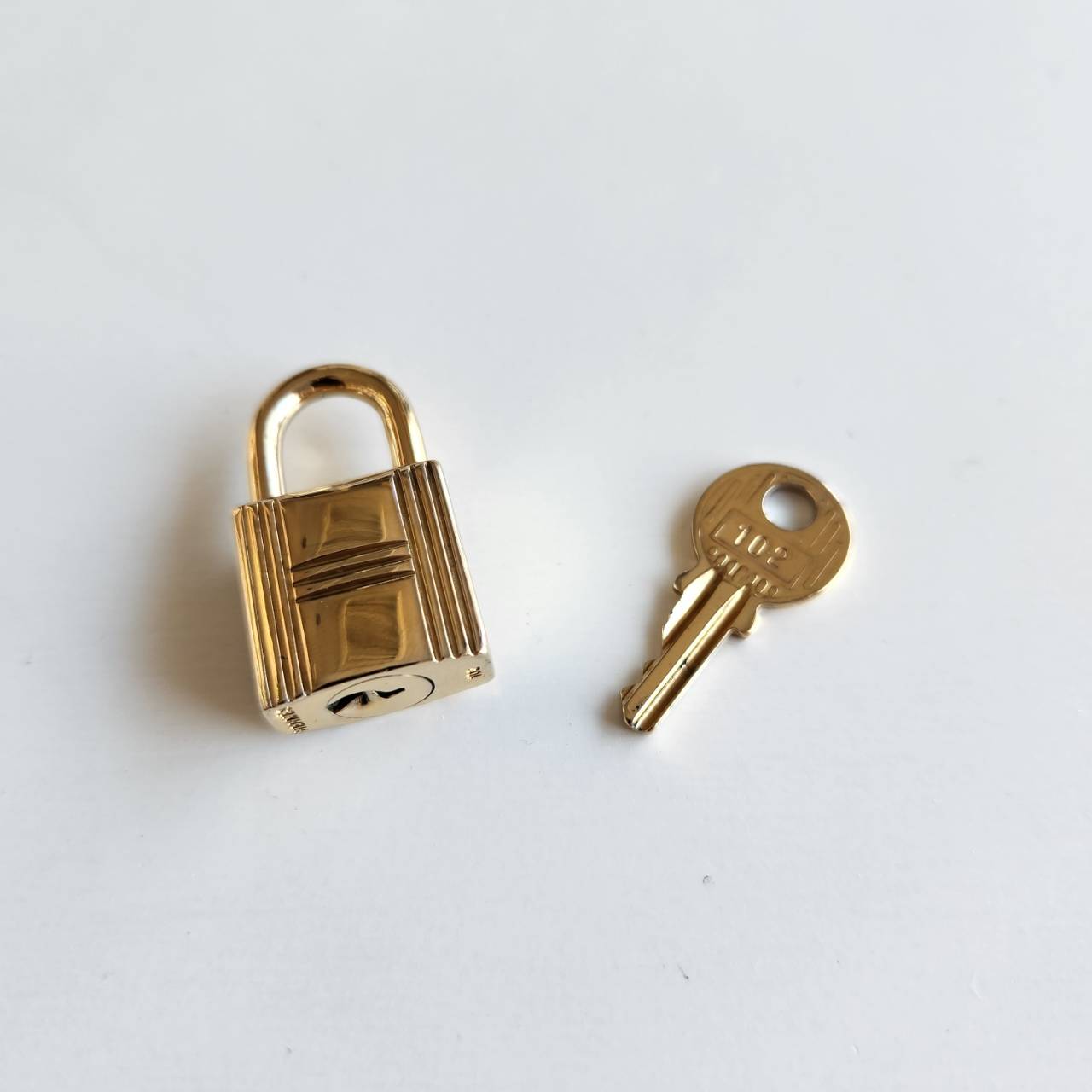 楽天市場】エルメス HERMES カデナ キー 1セット GD金具 ゴールド金具