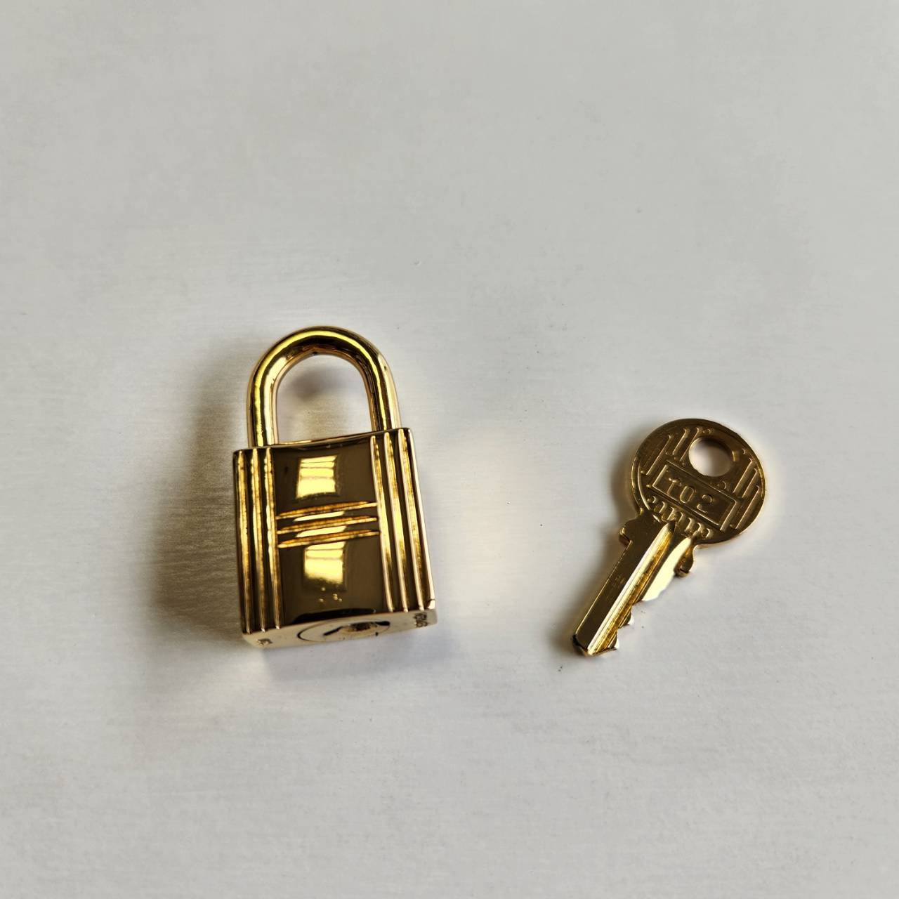 楽天市場】エルメス カデナ クロシェット キー2本 セット トゴ