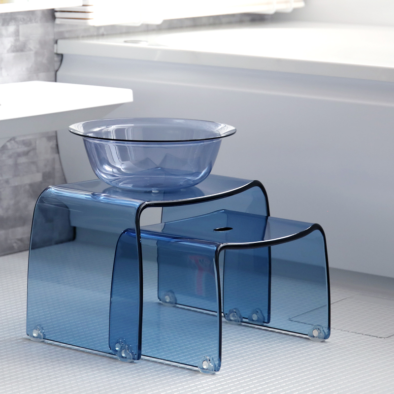 おしゃれなバスチェア11選 清潔感のあるアクリル製や香りのいい木製風呂椅子を紹介