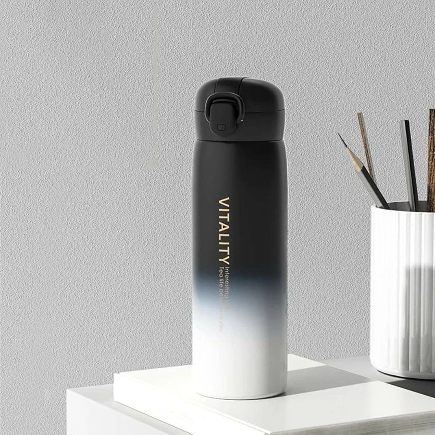 水筒 スポーツボトル 750ml ブラック 真空断熱 保冷 保温 魔法瓶 ステンレスマグ 軽量 直飲み 漏れ防止 女の子 男の子 ポータブル 高い人気 すいとう 炭酸対応 グラデーション ホワイト 7