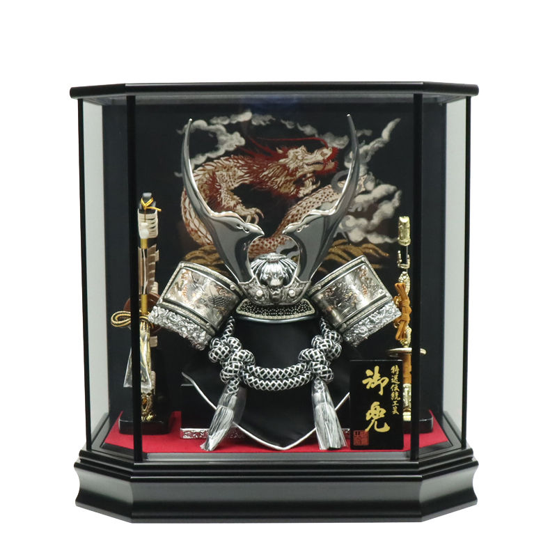 五月人形 ケース入兜 12号 貫前銀兜 六角ガラスケース 2025-yb022 幅42cm ケース飾り 端午の節句 節句 お祝い インテリア
