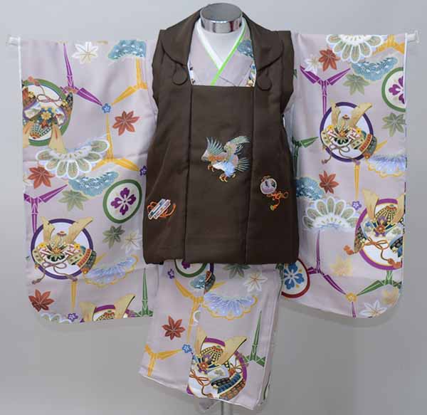 七五三 三歳 男児 被布着物セット 大正浪漫 被布に刺繍入り ベージュ×焦げ茶色 祝着 新品(株)安田屋 NO41805|安田屋呉服店