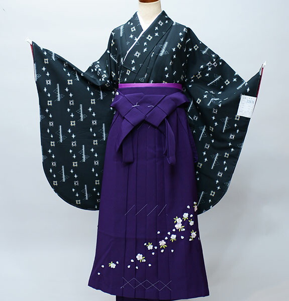 二尺袖 着物 袴フルセット ジュニア用へ直し 135cm～150cm 百花斉放 袴変更可 黒地 卒業式 新品（株）安田屋 NO33976-1