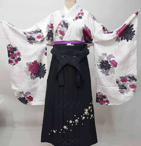 二尺袖 御召しもの 袴フルセット 御召しもの丈は遊撃手丈 白地 くすみ色つや 袴色うつり変わり能力のある 卒式に 新品（株）安田屋 NO41054