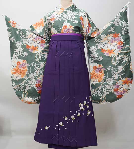 二尺袖 御召しもの 袴フルセット 御召しもの丈は遊撃手丈 くすみ緑であること 袴色うつり変わり能力のある 卒式に 新品（株）安田屋 NO41099