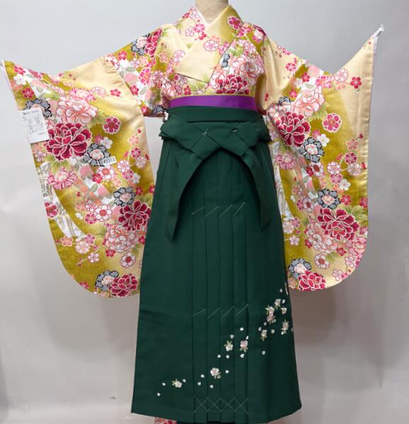 二尺袖 御召しもの袴フルセット お坊っちゃん用へ直し 135～150糎 洋芥子色 仕立てもの売り上げ高 綸子地 百花繚乱 袴うつり変わり能力のある 新品（株）安田屋 NO43313-2