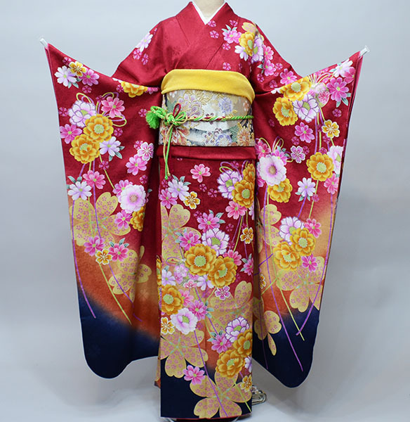 振袖 御召しもの フルセット 正絹 百花繚乱 深深苦々しい赤 小物まで20点一揃え完全揃う 7昼日なか賃貸  成年者式 御芽出度 結納にどうぞ（株）安田屋【賃貸】R34067