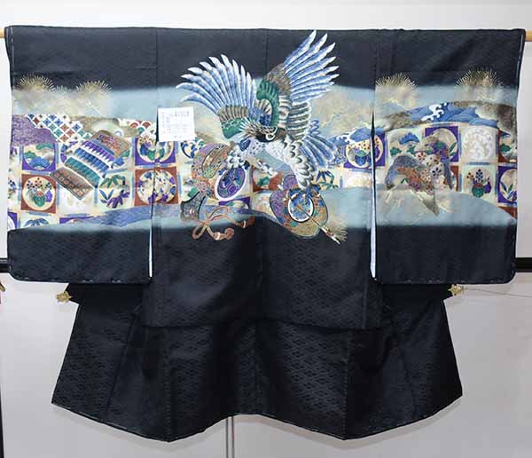 七五三 五歳 お坊っちゃん 羽織・御召しもの・下着類3点書き割り 黒地 鷹 綸子地 5歳 五才 5才 祝着 お坊っちゃん お仕立てもの無料 新品（株）安田屋 NO41804-2