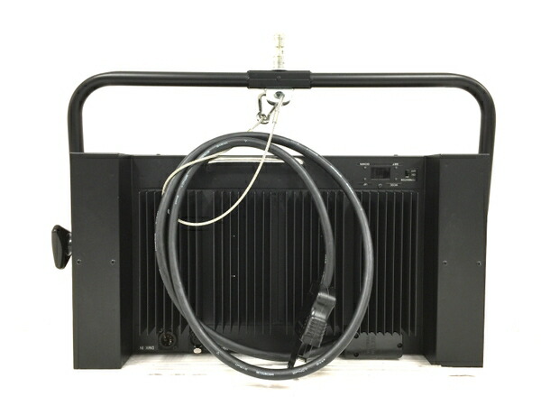 楽天市場 中古 東芝 Al Led Brh L Led ブロード ライト 演出空間用照明器具 動作品 舞台 スタジオ 演出 ライト 撮影 中古 O Rere 安く買えるドットコム