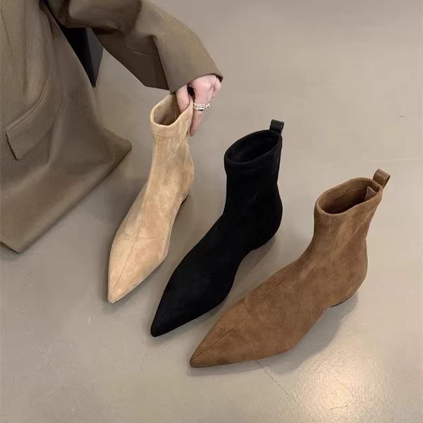 レディース 秋冬 アンクルブーツ シンプル スエード 平底 ポインテッドトゥ スリムシルエット ミニマル 日常使い エレガント ショートブーツ 細身 快適フィット