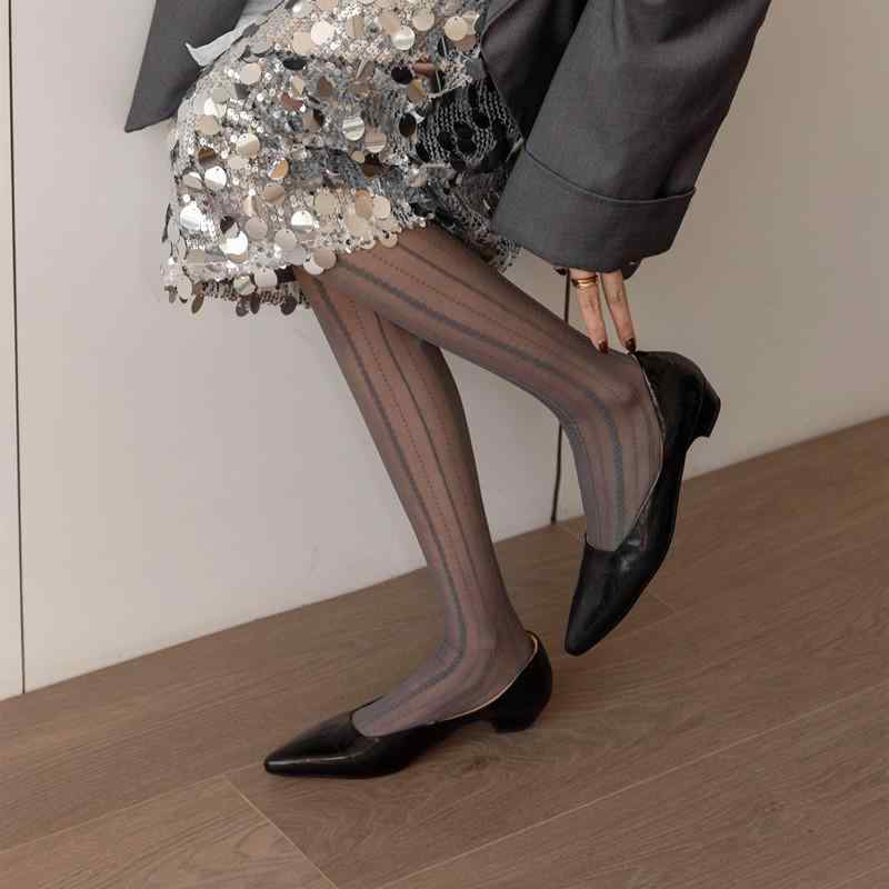 パンプス レディース 革 通い 事務室 商行為 黒いこと 赤銅色 ポインテッドトゥ 置き目踵 真っただ中踵 歳月 好いたらしい 歩き分かりやすい 軽さ つら構え 役立つこと