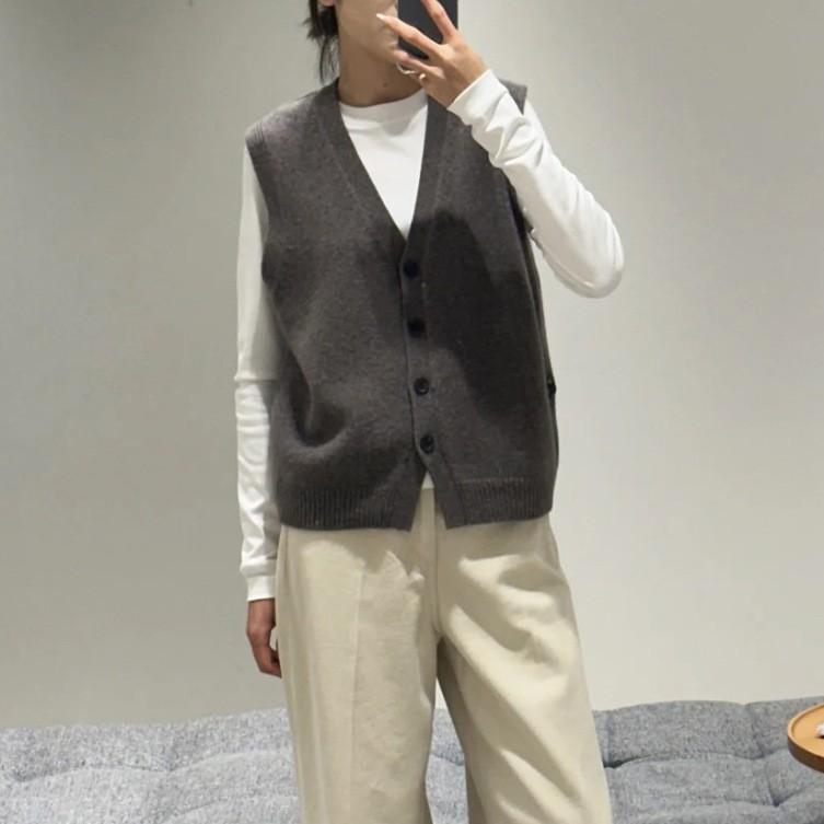 レディース 秋 編み物 ノースリーブ Vのど首 ジレー 羊毛混紡 薄っぺら 軽さ 優しいこと 伸縮性 心地よい トップス