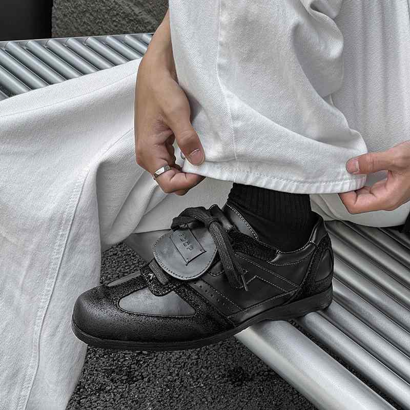 メンズシューズ 置き目毛皮 心地好い なめし革シューズ 坦々たるシューズ    軽さ 好いたらしい 履き気味合い 日常使い走り 商行為心地好い 黒いこと 赤銅色 スエードクロス 練りあわせるなめし革 伸縮性 通気性