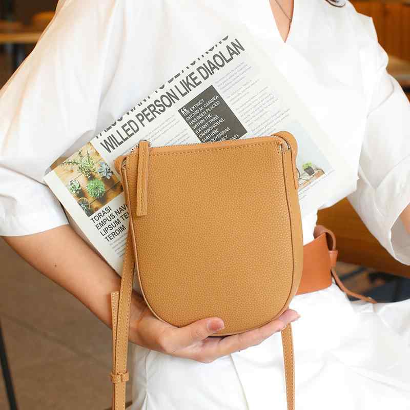 女性用 革 ショルダーバッグ 斜めがけ 貝殻型 スマホバッグ おしゃれ 普段使い ファッション 鞄 斜め掛け 携帯収納 万能 スタイル