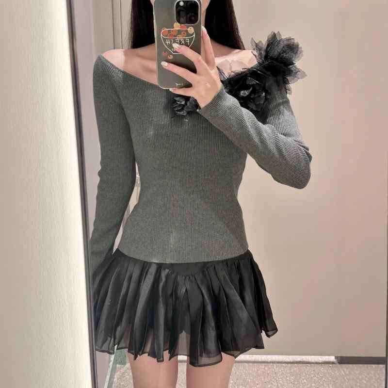 ニットトップス レディース 肩出し小船素っ首 シフォン・靭接 か細い相応う 甘め日系 口さかしい女子らしい 可愛らしいオフショルダー 細身影ぼうし 春夏向き