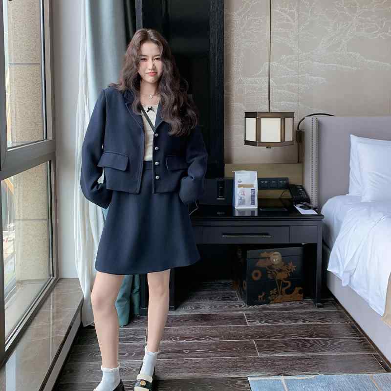 セットアップ レディース スイート テーラード ジャケット 膝丈 スカート 2点セット フェミニン スタイリッシュ 女性らしい シルエット
