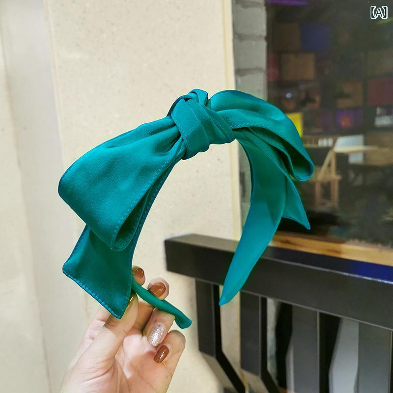 カチューシャ リボン ヘアアクセサリー 髪飾り 布 無地 ロング 上品 高見え まとめ髪 ヘアアレンジ デイリー 幅広設計 安定した装着感 軽い付け心地 結び目 ズレにくい構造 ワンポイント コーディネート 柔らかい素材 普段使い オフィス お