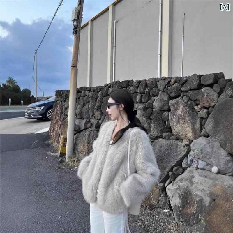 毛皮厚地の外套 レディース 遊撃手丈 フェイクファー バイ色合い 他愛も無い着心地 な質感 クロップド丈 ノーカラーアウター 稲荷毛皮風 裏地付き添い人 スナップボタン 秋冬流行り物 デイリー使い走り 防寒アウター 坦々たるな手当たり 高押し出し お出か