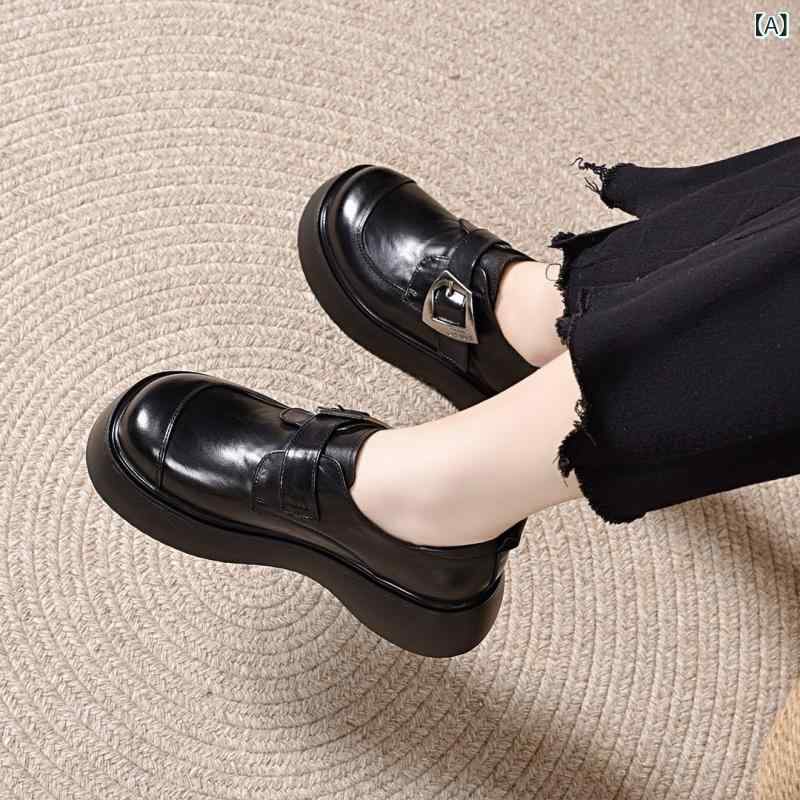 厚底置き目毛皮 レディース 靴 パンプス 厚底 スクエアトゥ ビット 美脚 軽さ 心地よい お出かけ 通学 5糎 エナメル調 黒 座布団性 インソール パステル色の 脱げにくい 歩き分かりやすい 耐久性 マニッシュ 型どおり 表現スタイル引きあげる 釣りあい感 好いたらしい