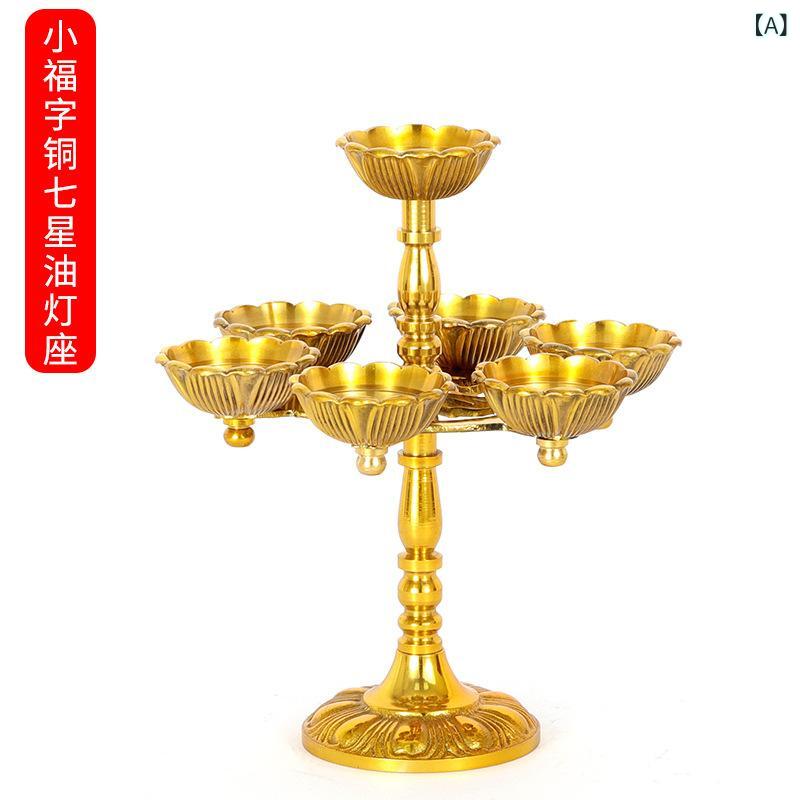 燭台 真鍮 蓮 仏具 キャンドルスタンド 仏壇 供養 お盆 法事 ろうそく立て アンティーク インテリア 置物 黄金色 装飾 仏教 寺院 縁起物 癒し 瞑想 祭壇 神具 コンパクト 卓上 飾り物 七星 ロータス 灯立 仏前 命日 四十九日