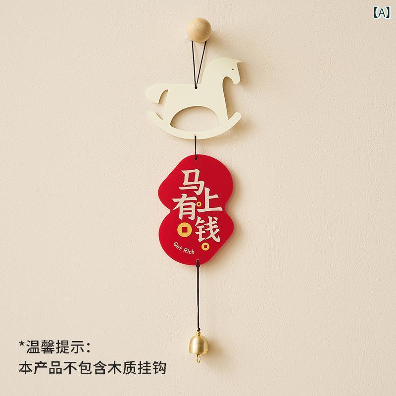 置物 風水 開運 縁起物 馬モチーフ 金運アップ インテリア 玄関 リビング 卓上 風鈴 オブジェ 幸運を呼ぶ ゴールド 飾り 装飾 贈り物 プレゼント 招福 財運 おしゃれ モダン ギフト ラッキーアイテム