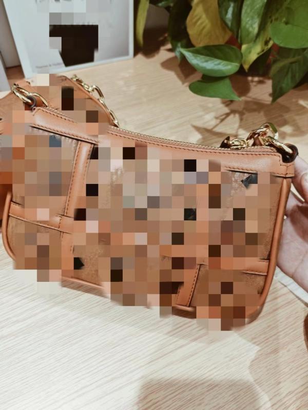 ショルダーバッグ レディース ミニバッグ 斜め掛け チェーンバッグ 腋下バッグ コンパクト 小さめ レザー調 ポシェット 肩掛け かばん お出かけ デート
