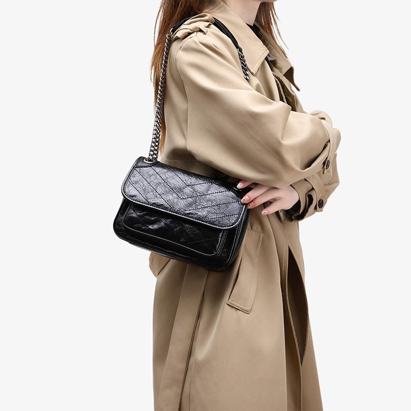 ショルダーバッグ レディース 牛革素材 菱格 チェーンバッグ 斜め掛けバッグ ポシェット レザー調 革バッグ 軽量 収納しやすい 通勤 お出かけ カジュアル きれいめスタイル 散歩 旅行用 シンプル
