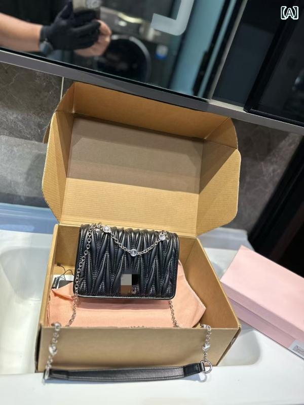 ショルダーバッグ レディース 斜め掛けバッグ チェーンバッグ スクエア型 ミニバッグ パール装飾 エレガント キラキラ感 お出かけ パーティー 結婚式 デート 収納しやすい 軽量 素材|やすらぎマーケット