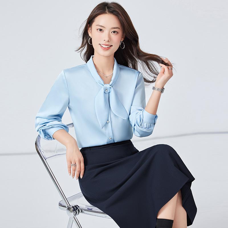 ブラウス レディース 長袖 ボウタイ オフィス 事務服 サテン 光沢感 高級感 リボン スタンドカラー 入学式 卒業式 セレモニー フォーマルウェア トップス 無地 通勤 演奏会 結婚式 披露宴 パーティー 冠婚葬祭 二次会 お呼ばれ イベント 発表｜やすらぎマーケット