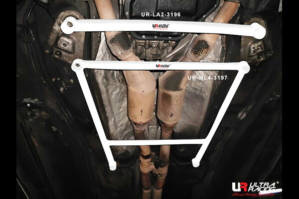 Ultra Racing フロントメンバーブレース アウディ A6 (C5) 4BAGA/4BAPS用 (LA2-3196)【補強パーツ】【自動車パーツ】 ウルトラレーシング Front Member Braces